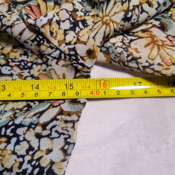 NWT! ASTR The Label Blouse Mini Floral Front Tie Rouched Ruffled Edges - Size S - Picture 9 of 13